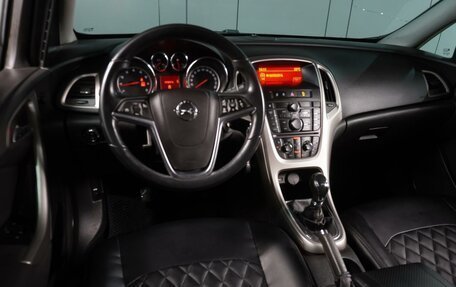 Opel Astra J, 2011 год, 739 000 рублей, 6 фотография