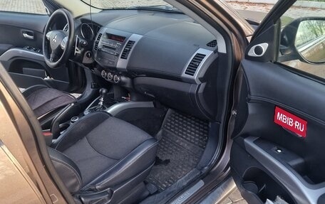 Mitsubishi Outlander III рестайлинг 3, 2011 год, 1 100 000 рублей, 6 фотография