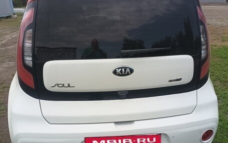 KIA Soul II рестайлинг, 2018 год, 1 800 000 рублей, 11 фотография