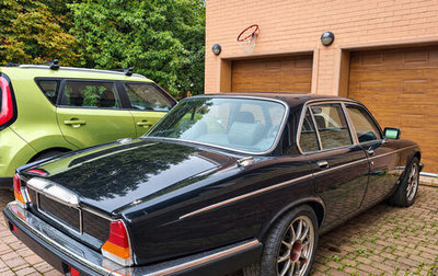 Jaguar XJ III (X350), 1982 год, 2 000 000 рублей, 1 фотография