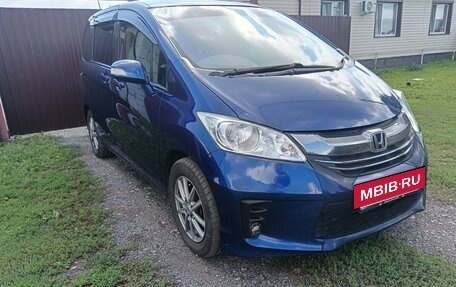 Honda Freed I, 2014 год, 1 199 999 рублей, 3 фотография