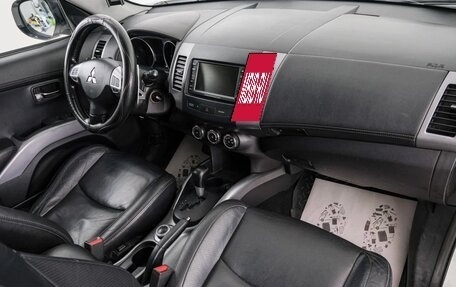 Mitsubishi Outlander III рестайлинг 3, 2010 год, 1 169 000 рублей, 12 фотография