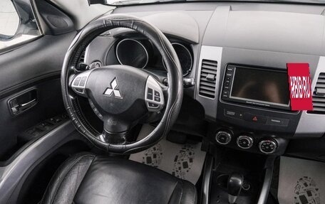 Mitsubishi Outlander III рестайлинг 3, 2010 год, 1 169 000 рублей, 9 фотография