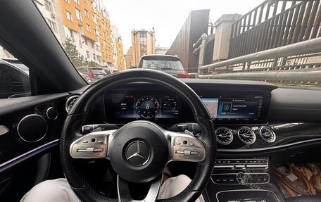 Mercedes-Benz E-Класс, 2019 год, 4 350 000 рублей, 6 фотография