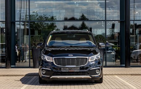 KIA Carnival III, 2019 год, 2 235 000 рублей, 2 фотография
