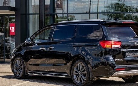 KIA Carnival III, 2019 год, 2 235 000 рублей, 9 фотография