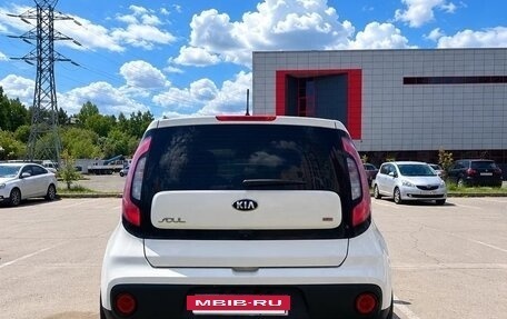 KIA Soul II рестайлинг, 2017 год, 1 175 000 рублей, 3 фотография