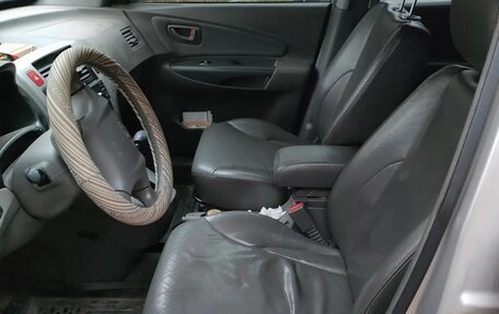 Hyundai Tucson III, 2005 год, 650 000 рублей, 14 фотография