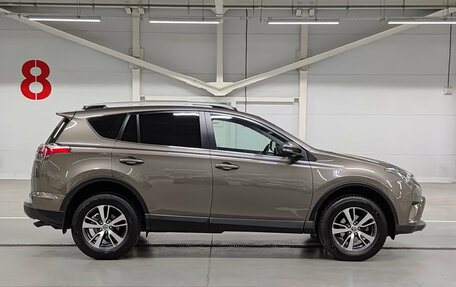 Toyota RAV4, 2018 год, 2 849 000 рублей, 8 фотография