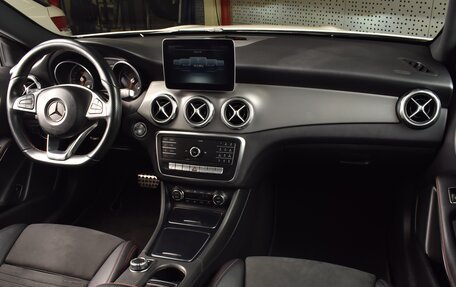 Mercedes-Benz GLA, 2017 год, 1 700 000 рублей, 9 фотография