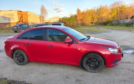 Chevrolet Cruze II, 2011 год, 750 000 рублей, 3 фотография