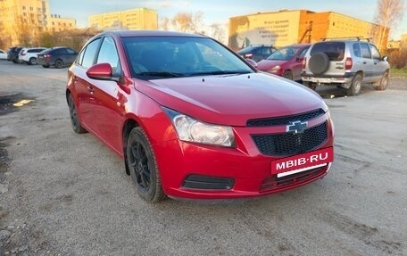 Chevrolet Cruze II, 2011 год, 750 000 рублей, 2 фотография