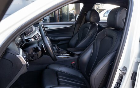 BMW 5 серия, 2019 год, 2 695 000 рублей, 13 фотография
