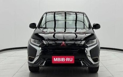 Mitsubishi Outlander III рестайлинг 3, 2022 год, 2 350 000 рублей, 1 фотография