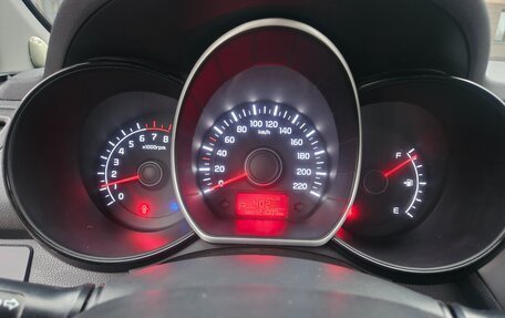 KIA Rio III рестайлинг, 2013 год, 940 000 рублей, 2 фотография