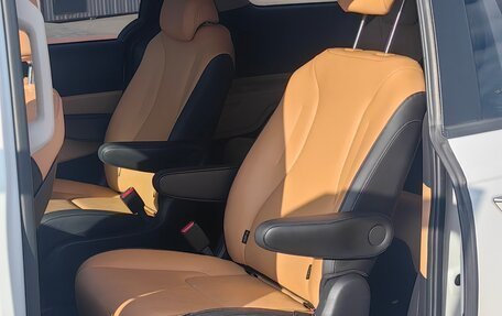 KIA Carnival, 2021 год, 3 350 000 рублей, 6 фотография