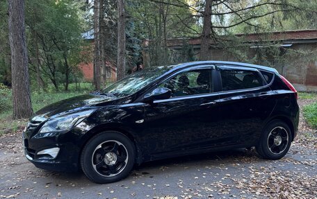 Hyundai Solaris II рестайлинг, 2014 год, 1 000 000 рублей, 3 фотография
