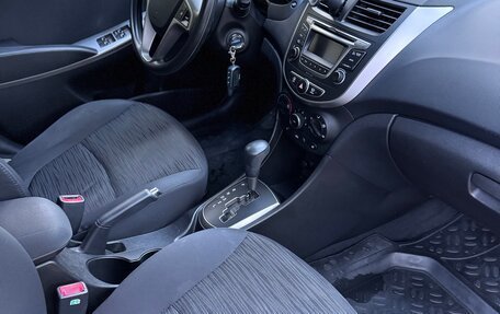 Hyundai Solaris II рестайлинг, 2014 год, 1 000 000 рублей, 25 фотография