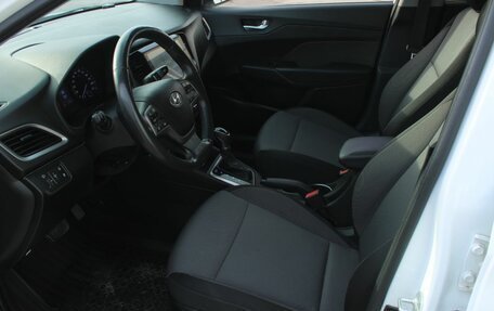 Hyundai Solaris II рестайлинг, 2017 год, 1 300 000 рублей, 12 фотография