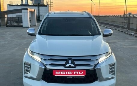 Mitsubishi Pajero Sport III рестайлинг, 2022 год, 3 580 000 рублей, 8 фотография
