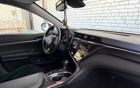 Toyota Camry, 2019 год, 3 350 000 рублей, 15 фотография
