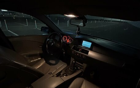 BMW 5 серия, 2004 год, 950 000 рублей, 8 фотография