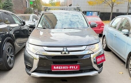 Mitsubishi Outlander III рестайлинг 3, 2015 год, 2 000 000 рублей, 1 фотография