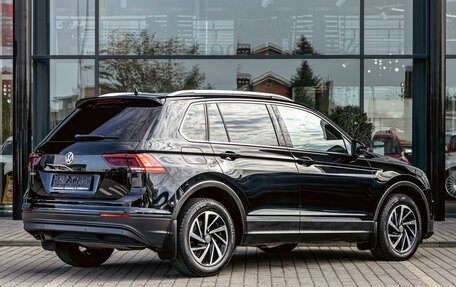 Volkswagen Tiguan II, 2020 год, 2 655 000 рублей, 6 фотография