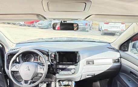 Mitsubishi Outlander III рестайлинг 3, 2015 год, 2 000 000 рублей, 7 фотография