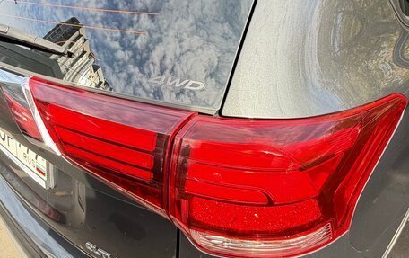 Mitsubishi Outlander III рестайлинг 3, 2015 год, 2 000 000 рублей, 24 фотография