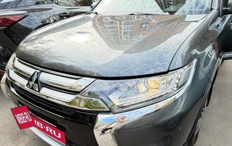 Mitsubishi Outlander III рестайлинг 3, 2015 год, 2 000 000 рублей, 17 фотография