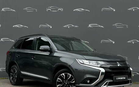 Mitsubishi Outlander III рестайлинг 3, 2021 год, 2 198 800 рублей, 3 фотография