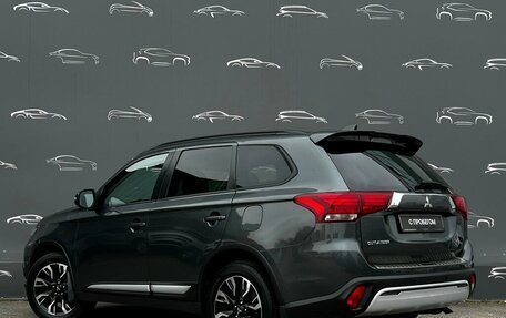 Mitsubishi Outlander III рестайлинг 3, 2021 год, 2 198 800 рублей, 4 фотография