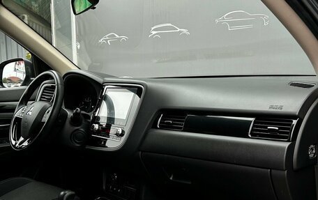 Mitsubishi Outlander III рестайлинг 3, 2021 год, 2 198 800 рублей, 7 фотография