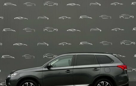 Mitsubishi Outlander III рестайлинг 3, 2021 год, 2 198 800 рублей, 12 фотография