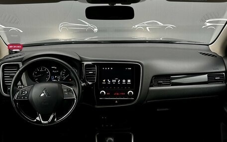 Mitsubishi Outlander III рестайлинг 3, 2021 год, 2 198 800 рублей, 6 фотография