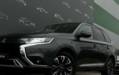 Mitsubishi Outlander III рестайлинг 3, 2021 год, 2 198 800 рублей, 25 фотография