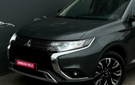 Mitsubishi Outlander III рестайлинг 3, 2021 год, 2 198 800 рублей, 24 фотография