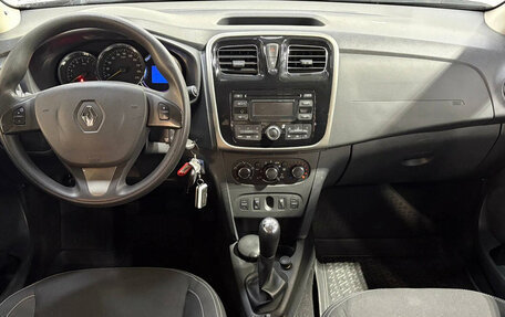 Renault Logan II, 2015 год, 650 000 рублей, 11 фотография
