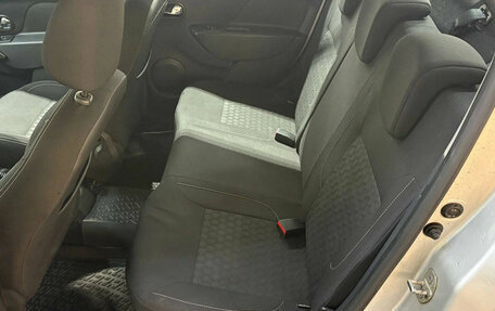 Renault Logan II, 2015 год, 650 000 рублей, 15 фотография