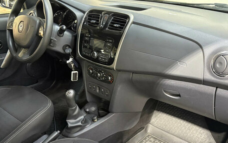 Renault Logan II, 2015 год, 650 000 рублей, 20 фотография