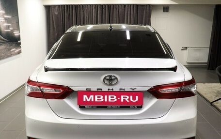 Toyota Camry, 2021 год, 3 150 000 рублей, 5 фотография