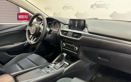 Mazda 6, 2017 год, 1 850 000 рублей, 10 фотография