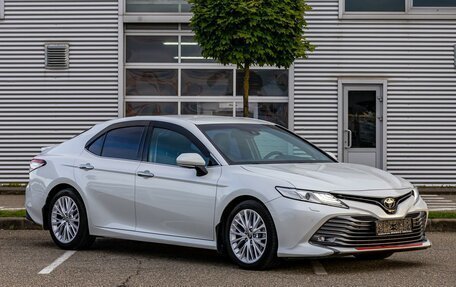 Toyota Camry, 2018 год, 2 355 000 рублей, 3 фотография