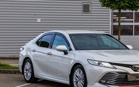 Toyota Camry, 2018 год, 2 355 000 рублей, 8 фотография