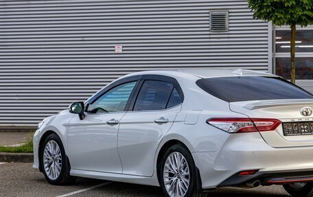 Toyota Camry, 2018 год, 2 355 000 рублей, 10 фотография