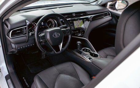 Toyota Camry, 2018 год, 2 355 000 рублей, 13 фотография