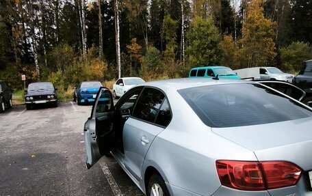 Volkswagen Jetta VI, 2013 год, 800 000 рублей, 7 фотография