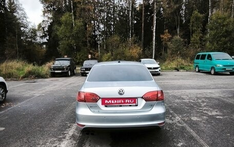 Volkswagen Jetta VI, 2013 год, 800 000 рублей, 3 фотография