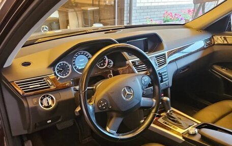 Mercedes-Benz E-Класс, 2010 год, 1 650 000 рублей, 9 фотография